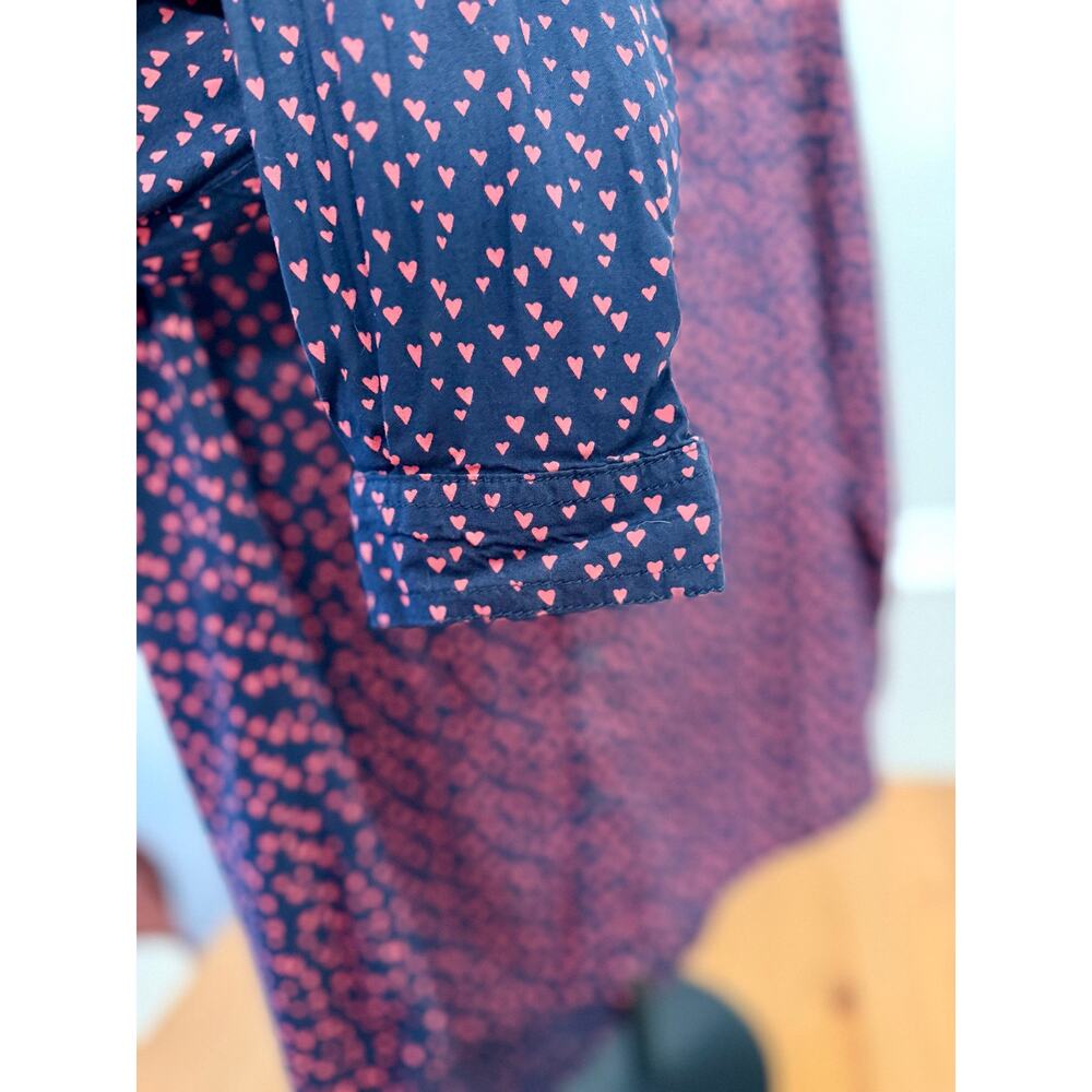 BeachLunchLounge Heart Print Fall Blouse Medium Navy Pink Workwear Button Up - Picture 3 of 9